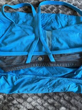 Lululemon Blue Strappy Sports Bra tank Top size 6